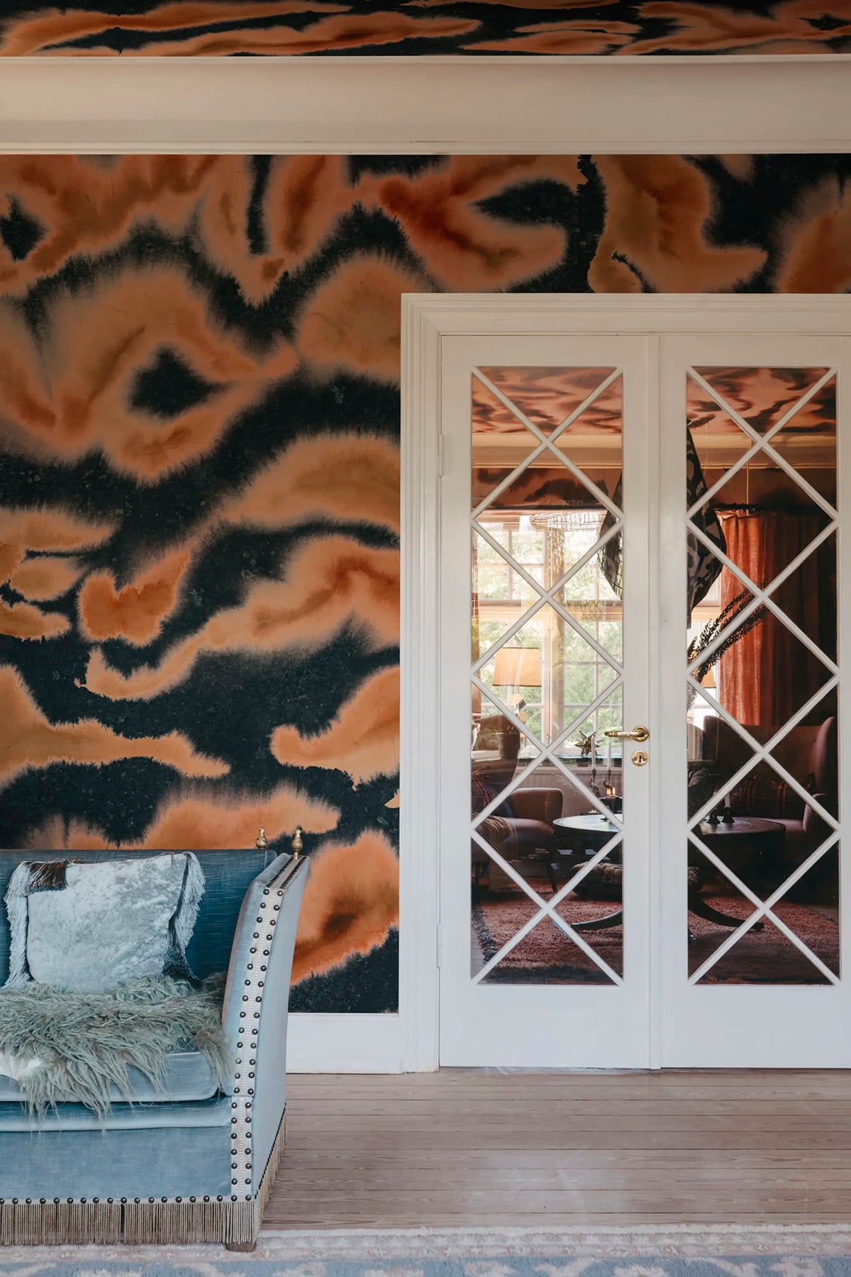 Guppy, Orange Mural Wallpaper - room preview 04