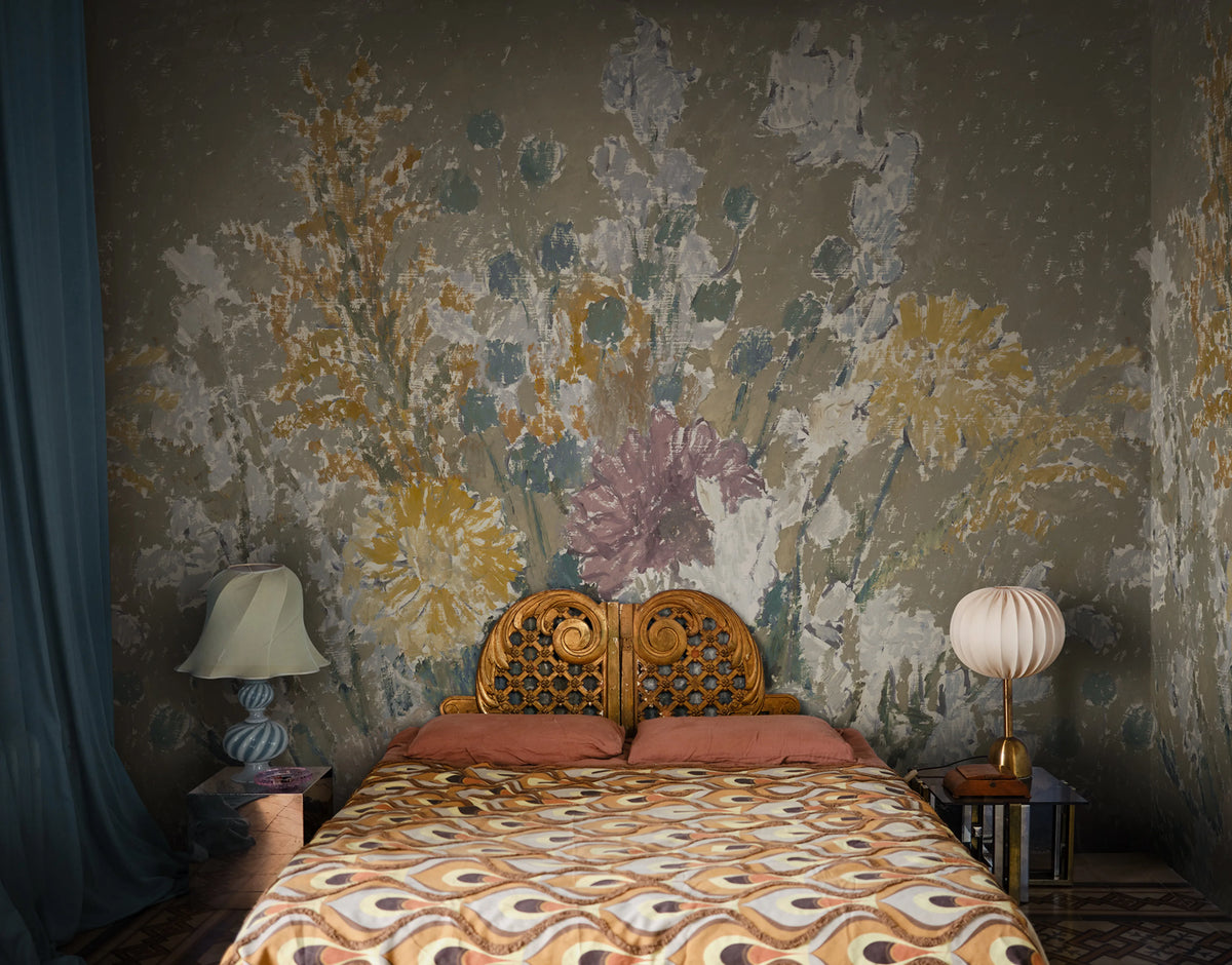 Lilians Bed, Purple Mural Wallpaper - room preview 04