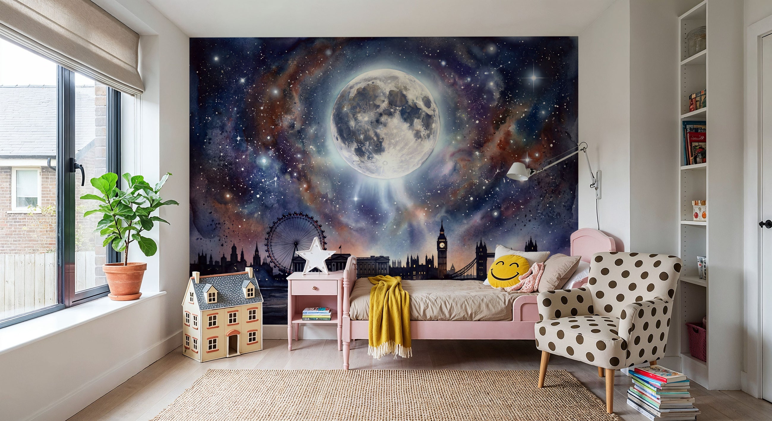 London - Powerful Moon Series Mural Wallpaper