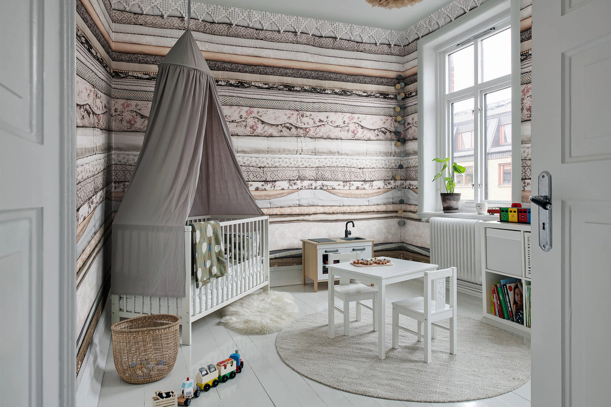 Her Royal Slumber, Vintage Mural Wallpaper - room preview 05
