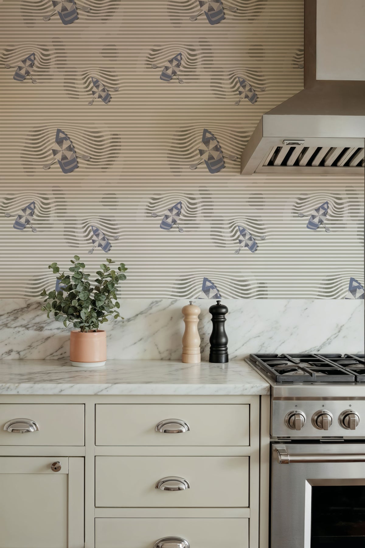 Lazy Paddle, Pewter Mural Wallpaper - room preview 06