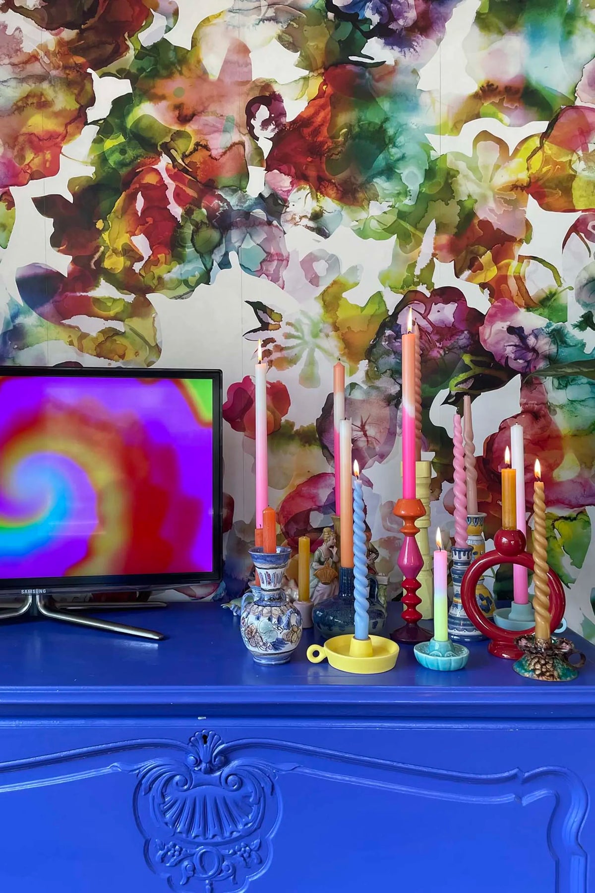 Lily Pond, Rainbow Mural Wallpaper - room preview 07